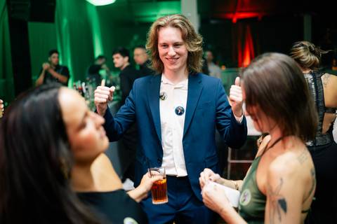 fotografo-em-osorio-litoral-norte-rio-grande-do-sul-felipe-lopes-fotografia-festa-de-formatura-de-arquitetura-na-saba-em-atlantida'