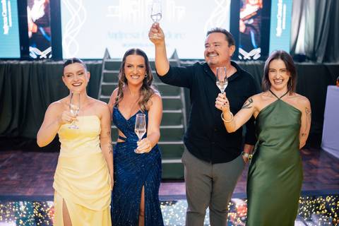 fotografo-em-osorio-litoral-norte-rio-grande-do-sul-felipe-lopes-fotografia-festa-de-formatura-de-arquitetura-na-saba-em-atlantida'