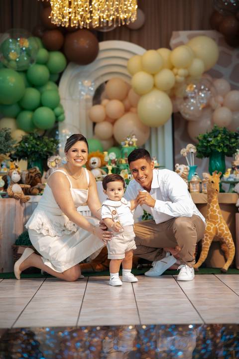 fotografo-em-osorio-litoral-norte-do-rio-grande-do-sul-felipe-lopes-fotografia-festa-de-1-aninho-de-zafari-menino-em-tramandai-espaco-medina-com-show-de-magica-bruno-mariotti'