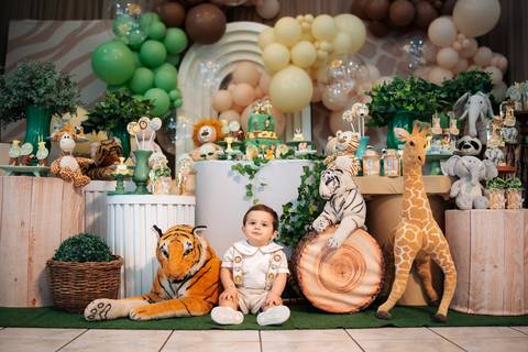 fotografo-em-osorio-litoral-norte-do-rio-grande-do-sul-felipe-lopes-fotografia-festa-de-1-aninho-de-zafari-menino-em-tramandai-espaco-medina-com-show-de-magica-bruno-mariotti'