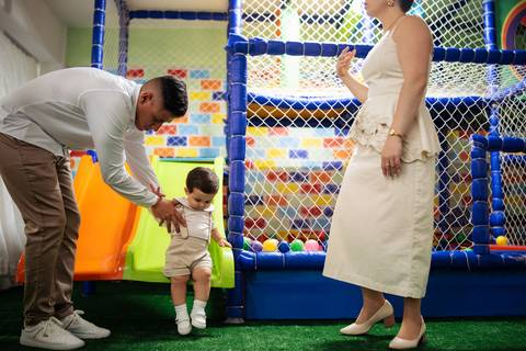 fotografo-em-osorio-litoral-norte-do-rio-grande-do-sul-felipe-lopes-fotografia-festa-de-1-aninho-de-zafari-menino-em-tramandai-espaco-medina-com-show-de-magica-bruno-mariotti'