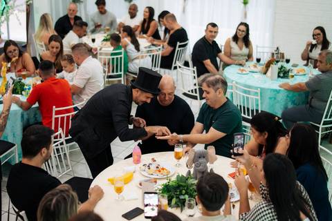 fotografo-em-osorio-litoral-norte-do-rio-grande-do-sul-felipe-lopes-fotografia-festa-de-1-aninho-de-zafari-menino-em-tramandai-espaco-medina-com-show-de-magica-bruno-mariotti'