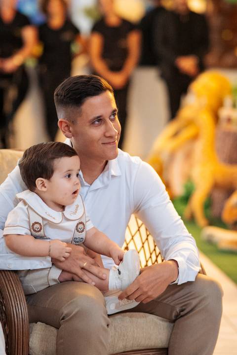 fotografo-em-osorio-litoral-norte-do-rio-grande-do-sul-felipe-lopes-fotografia-festa-de-1-aninho-de-zafari-menino-em-tramandai-espaco-medina-com-show-de-magica-bruno-mariotti'