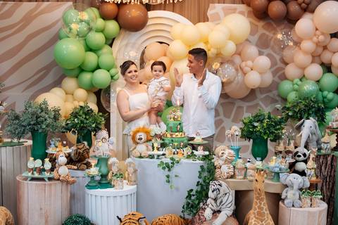 fotografo-em-osorio-litoral-norte-do-rio-grande-do-sul-felipe-lopes-fotografia-festa-de-1-aninho-de-zafari-menino-em-tramandai-espaco-medina-com-show-de-magica-bruno-mariotti'