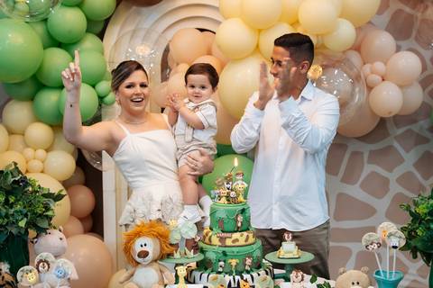 fotografo-em-osorio-litoral-norte-do-rio-grande-do-sul-felipe-lopes-fotografia-festa-de-1-aninho-de-zafari-menino-em-tramandai-espaco-medina-com-show-de-magica-bruno-mariotti'