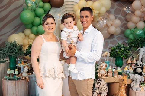 fotografo-em-osorio-litoral-norte-do-rio-grande-do-sul-felipe-lopes-fotografia-festa-de-1-aninho-de-zafari-menino-em-tramandai-espaco-medina-com-show-de-magica-bruno-mariotti'