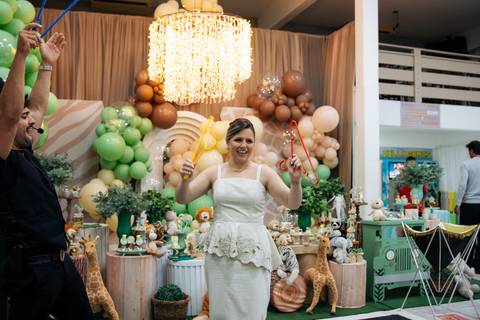 fotografo-em-osorio-litoral-norte-do-rio-grande-do-sul-felipe-lopes-fotografia-festa-de-1-aninho-de-zafari-menino-em-tramandai-espaco-medina-com-show-de-magica-bruno-mariotti'