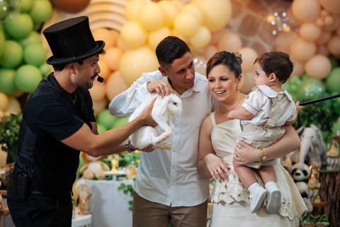 fotografo-em-osorio-litoral-norte-do-rio-grande-do-sul-felipe-lopes-fotografia-festa-de-1-aninho-de-zafari-menino-em-tramandai-espaco-medina-com-show-de-magica-bruno-mariotti'