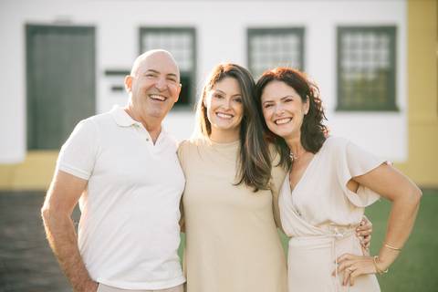 fotografo-em-osorio-litoral-norte-do-rio-grande-do-sul-ensaio-de-familia-grande-geracoes-fotos-leves-espontaneas-atemporais-externas-por-do-sol-parque-historico-osorio-rs'