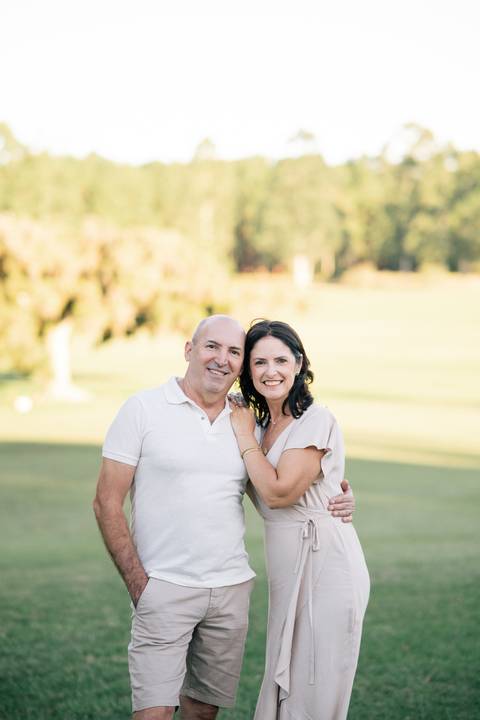 fotografo-em-osorio-litoral-norte-do-rio-grande-do-sul-ensaio-de-familia-grande-geracoes-fotos-leves-espontaneas-atemporais-externas-por-do-sol-parque-historico-osorio-rs'