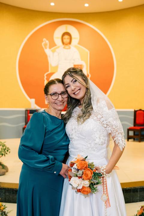 fotografo-em-osorio-litoral-norte-rio-grande-do-sul-felipe-lopes-fotografia-cerimonia-noturna-de-casamento-na-igreja-catolica-fotos-na-chuva-noivos'
