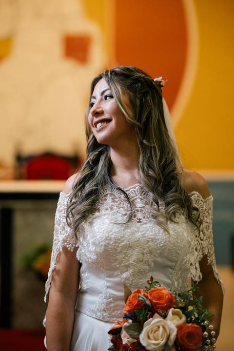fotografo-em-osorio-litoral-norte-rio-grande-do-sul-felipe-lopes-fotografia-cerimonia-noturna-de-casamento-na-igreja-catolica-fotos-na-chuva-noivos'