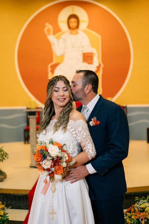 fotografo-em-osorio-litoral-norte-rio-grande-do-sul-felipe-lopes-fotografia-cerimonia-noturna-de-casamento-na-igreja-catolica-fotos-na-chuva-noivos'
