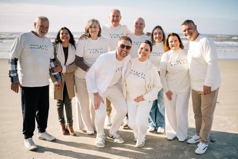 fotografo-em-osorio-litoral-norte-rio-grande-do-sul-felipe-lopes-fotografia-ensaio-de-revelação-bebê-na-praia-casal-e-família-fumaça-azul-em-atlantida-sul-osorio-gestante'