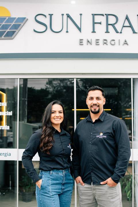 fotografo-em-osorio-litoral-norte-rio-grande-do-sul-felipe-lopes-fotografia-ensaio-empresarial-empresa-de-energia-solar-sun-frame-fotos-equipe-retratos-individuais'