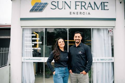 fotografo-em-osorio-litoral-norte-rio-grande-do-sul-felipe-lopes-fotografia-ensaio-empresarial-empresa-de-energia-solar-sun-frame-fotos-equipe-retratos-individuais'