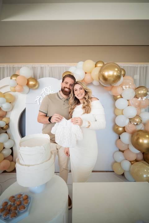 fotografo-em-osorio-litoral-norte-rio-grande-do-sul-felipe-lopes-fotografia-cha-revelacao-sexo-bebe-casal-jovem-menino-caixa-com-balao-fumaça'