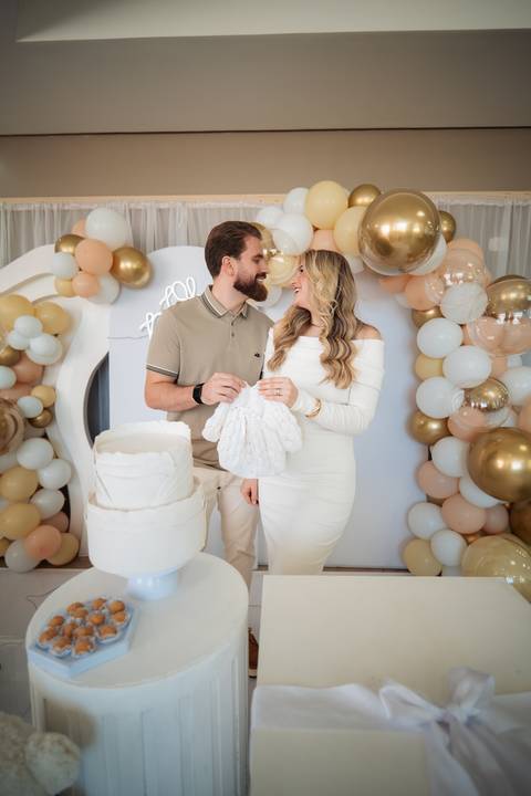 fotografo-em-osorio-litoral-norte-rio-grande-do-sul-felipe-lopes-fotografia-cha-revelacao-sexo-bebe-casal-jovem-menino-caixa-com-balao-fumaça'