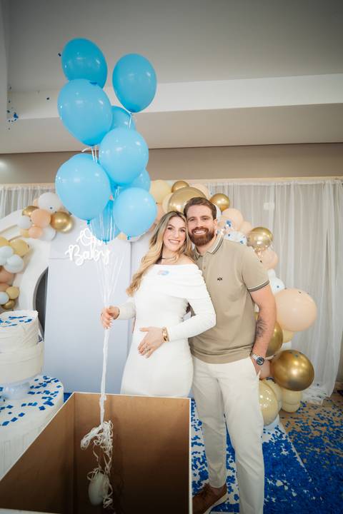 fotografo-em-osorio-litoral-norte-rio-grande-do-sul-felipe-lopes-fotografia-cha-revelacao-sexo-bebe-casal-jovem-menino-caixa-com-balao-fumaça'
