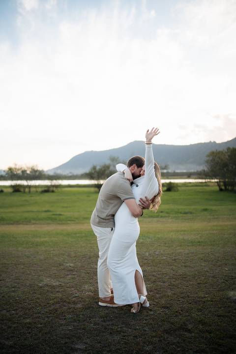 fotografo-em-osorio-litoral-norte-rio-grande-do-sul-felipe-lopes-fotografia-cha-revelacao-sexo-bebe-casal-jovem-menino-caixa-com-balao-fumaça'