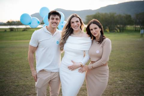 fotografo-em-osorio-litoral-norte-rio-grande-do-sul-felipe-lopes-fotografia-cha-revelacao-sexo-bebe-casal-jovem-menino-caixa-com-balao-fumaça'