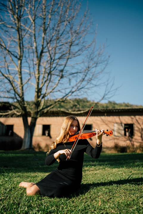 fotografo-em-osorio-litoral-norte-rio-grande-do-sul-felipe-lopes-fotografia-ensaio-de-xv-anos-quinze-no-campo-ct-guto-freire-cavalos-violino-por-do-sol-familia'
