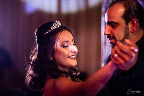 15 Anos - Giovanna Claro

Foto: Felipe Lopes Fotografia

Local: A.F.M.O. - Osório- RS

Decoração: Katia Kennes Decorações

Animação: Vip Show Bar Eventos

Make e Penteado : May May 

'