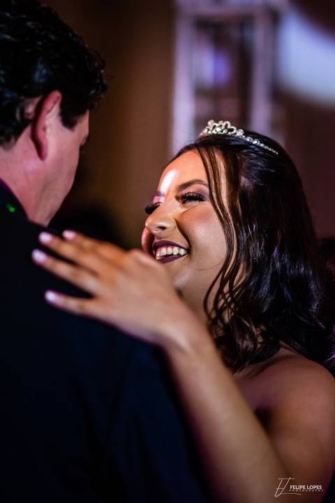 15 Anos - Giovanna Claro

Foto: Felipe Lopes Fotografia

Local: A.F.M.O. - Osório- RS

Decoração: Katia Kennes Decorações

Animação: Vip Show Bar Eventos

Make e Penteado : May May 

'