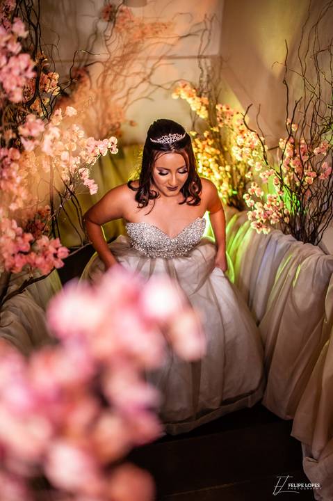 15 Anos - Giovanna Claro

Foto: Felipe Lopes Fotografia

Local: A.F.M.O. - Osório- RS

Decoração: Katia Kennes Decorações

Animação: Vip Show Bar Eventos

Make e Penteado : May May 

'