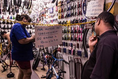 Restrições de acesso em comércio '