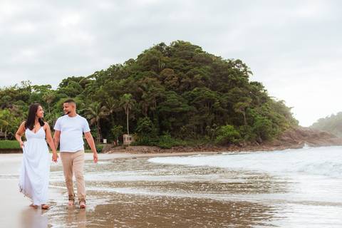 pre-wedding-pamela-jonatas-praia-das-conchas-guaruja-may-e-jose-fotografia'