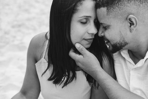 pre-wedding-pamela-jonatas-praia-das-conchas-guaruja-may-e-jose-fotografia'