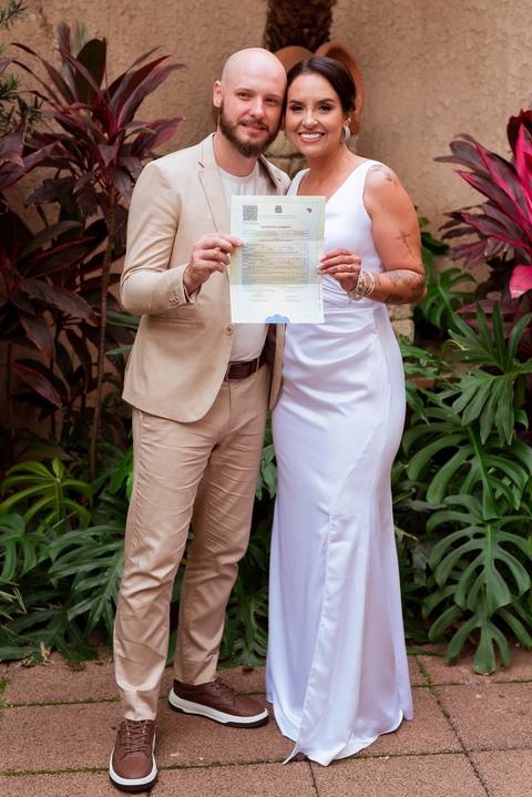 Casamento civil em Sorocaba: confira as fotos de Laura e Guilherme com recepção no Coco Bambu. Registros cheios de emoção feitos por May e José Fotografia'