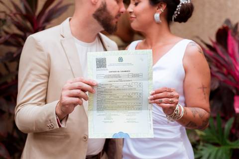 Casamento civil em Sorocaba: confira as fotos de Laura e Guilherme com recepção no Coco Bambu. Registros cheios de emoção feitos por May e José Fotografia'