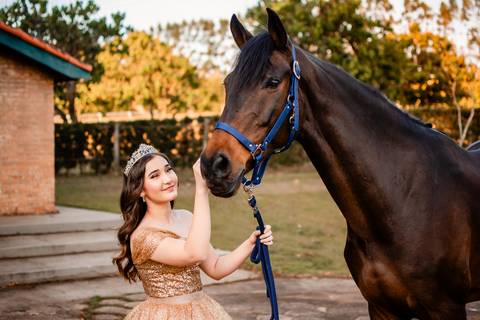 ensaio-15-anos-julia-lopes-debutante-hípica-centaurus-tatuí-registros-cheio-de-amor-ensaio-clássico-a-bela-e-a-fera-may-e-jose-fotografia'