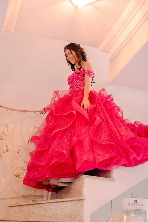 ensaio-15-anos-laura-araujo-debutante-sitio-das-borboletas-piedade-registros-cheio-de-amor-ensaio-clássico-may-e-jose-fotografia-tatui-vestido-rosa'
