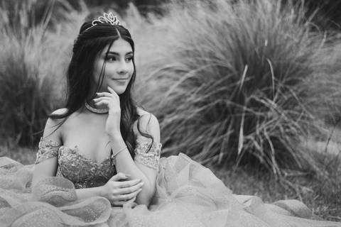 ensaio-15-anos-laura-araujo-debutante-sitio-das-borboletas-piedade-registros-cheio-de-amor-ensaio-clássico-may-e-jose-fotografia-tatui-vestido-rosa'