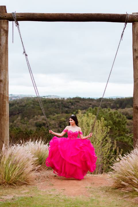 ensaio-15-anos-laura-araujo-debutante-sitio-das-borboletas-piedade-registros-cheio-de-amor-ensaio-clássico-may-e-jose-fotografia-tatui-vestido-rosa'