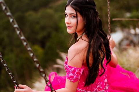 ensaio-15-anos-laura-araujo-debutante-sitio-das-borboletas-piedade-registros-cheio-de-amor-ensaio-clássico-may-e-jose-fotografia-tatui-vestido-rosa'