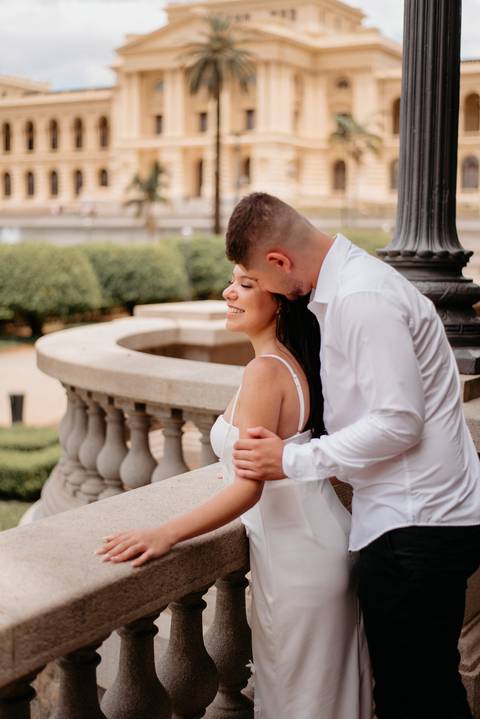 Pré wedding clássico fotografado por May e José Fotografia no Museu do Ipiranga'