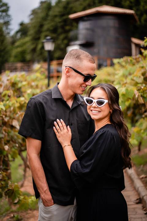 Pré wedding da Letícia e Rodrigo realizado na Rota do Vinho, em São Roque na Quinta do Olivardo fotografado por May e José Fotografia'