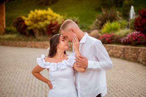 Pré wedding da Letícia e Rodrigo realizado na Rota do Vinho, em São Roque na Vinícola XV de Novembro
 fotografado por May e José Fotografia'