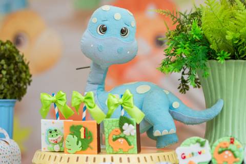 Decoração do aniversário de 1 ano do Gustavo com tema Dinossauros, realizada no Rafa Eventos em Tatuí SP.'