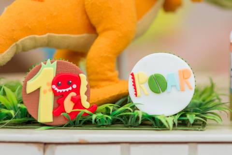 Decoração do aniversário de 1 ano do Gustavo com tema Dinossauros, realizada no Rafa Eventos em Tatuí SP.'
