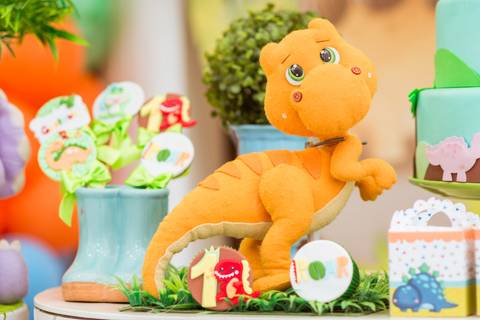 Decoração do aniversário de 1 ano do Gustavo com tema Dinossauros, realizada no Rafa Eventos em Tatuí SP.'