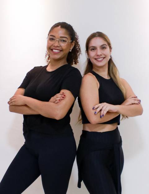 Isa e Amanda - Fisioterapeutas e Professoras de Pilates'