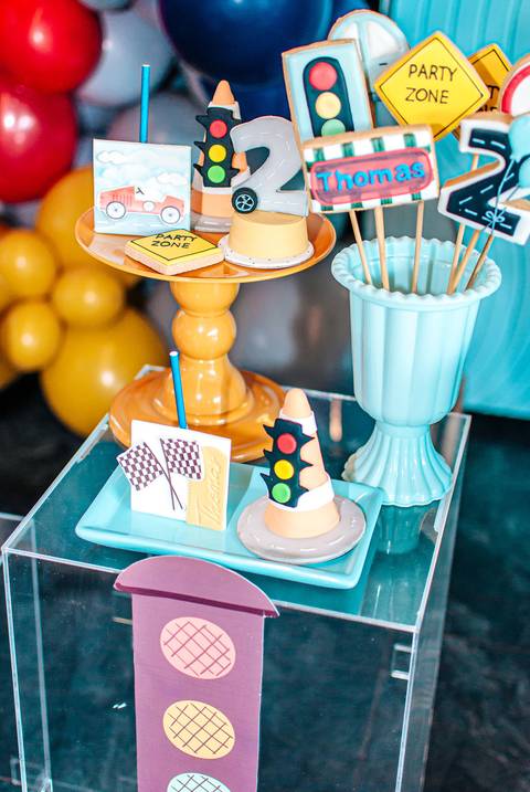 aniversario do thomas 2 anos'