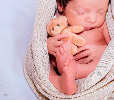 ensaionewbornlennon'