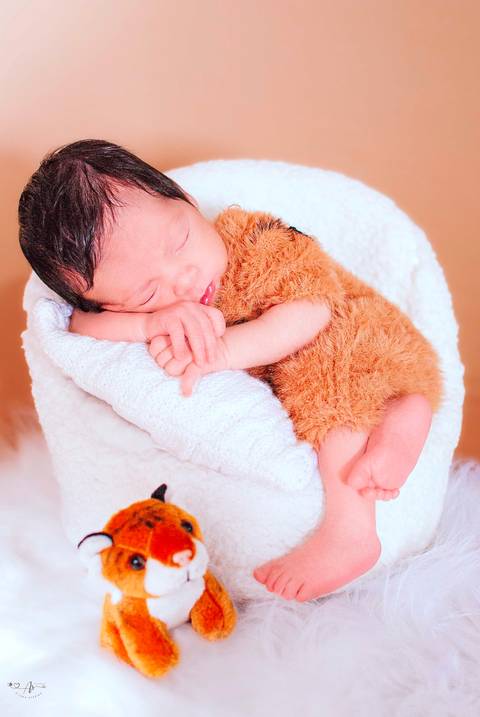 ensaionewbornlennon'