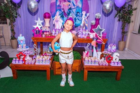 Laurafaz6nobrincalhaoemcanoas'